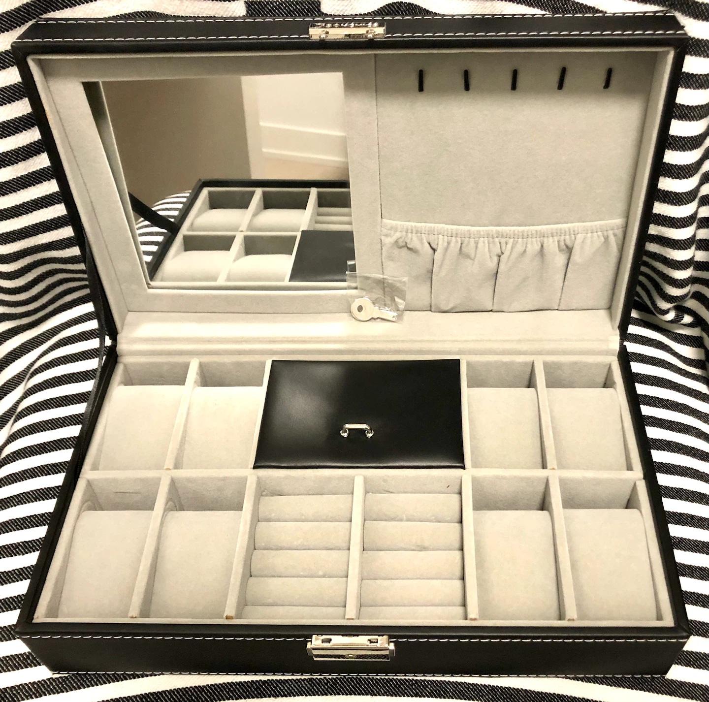 Lockable Jewelry Box