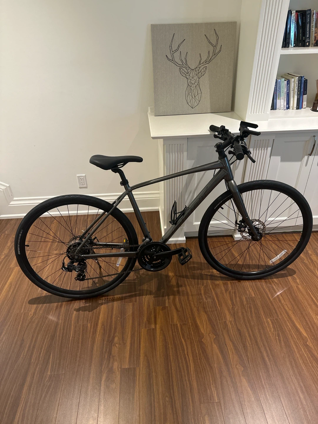 Giant Escape 3 Disc Hybrid Bike - photo 2