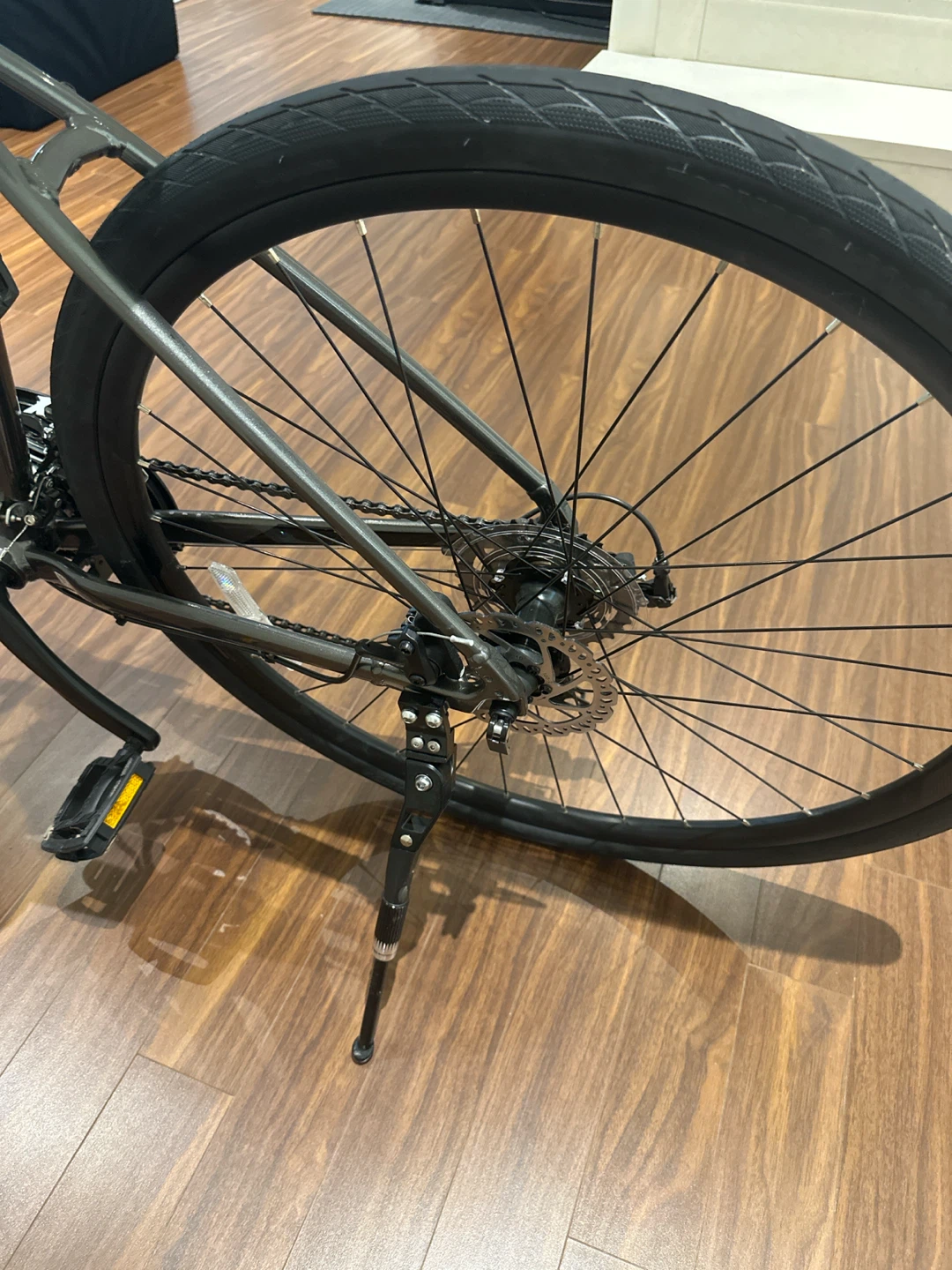 Giant Escape 3 Disc Hybrid Bike - photo 5