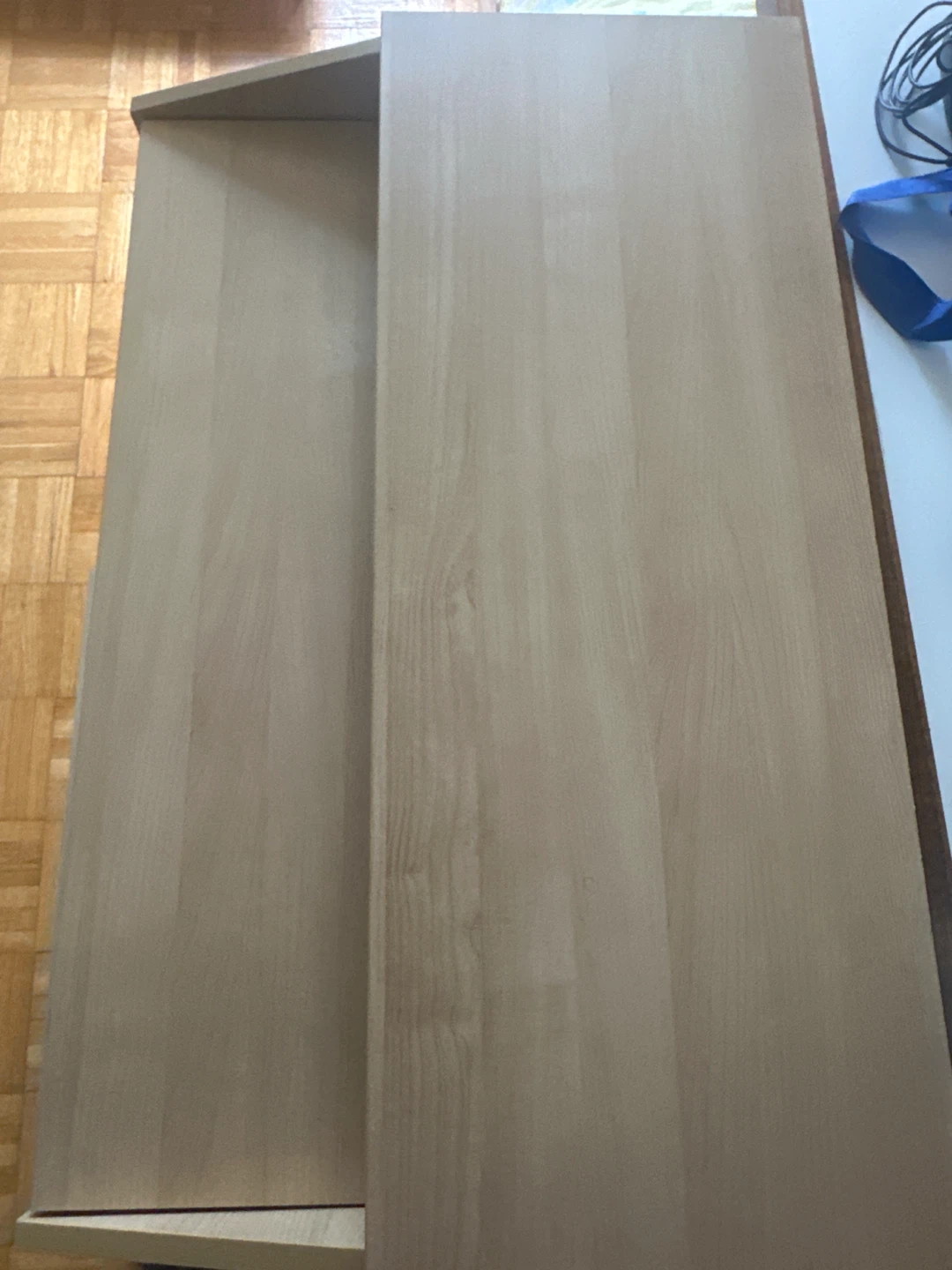 Desk - photo 3