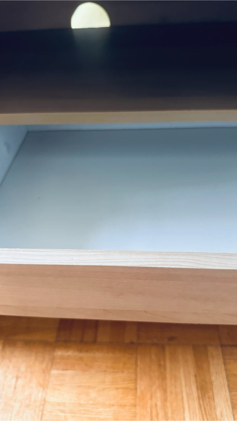 Desk - photo 5