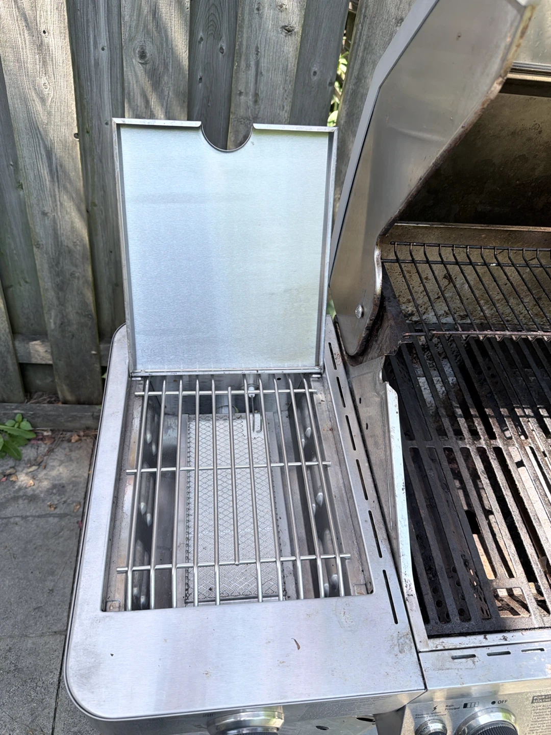 Monument Propane Grill with Side Burner (Only cooked Halal food) - photo 2