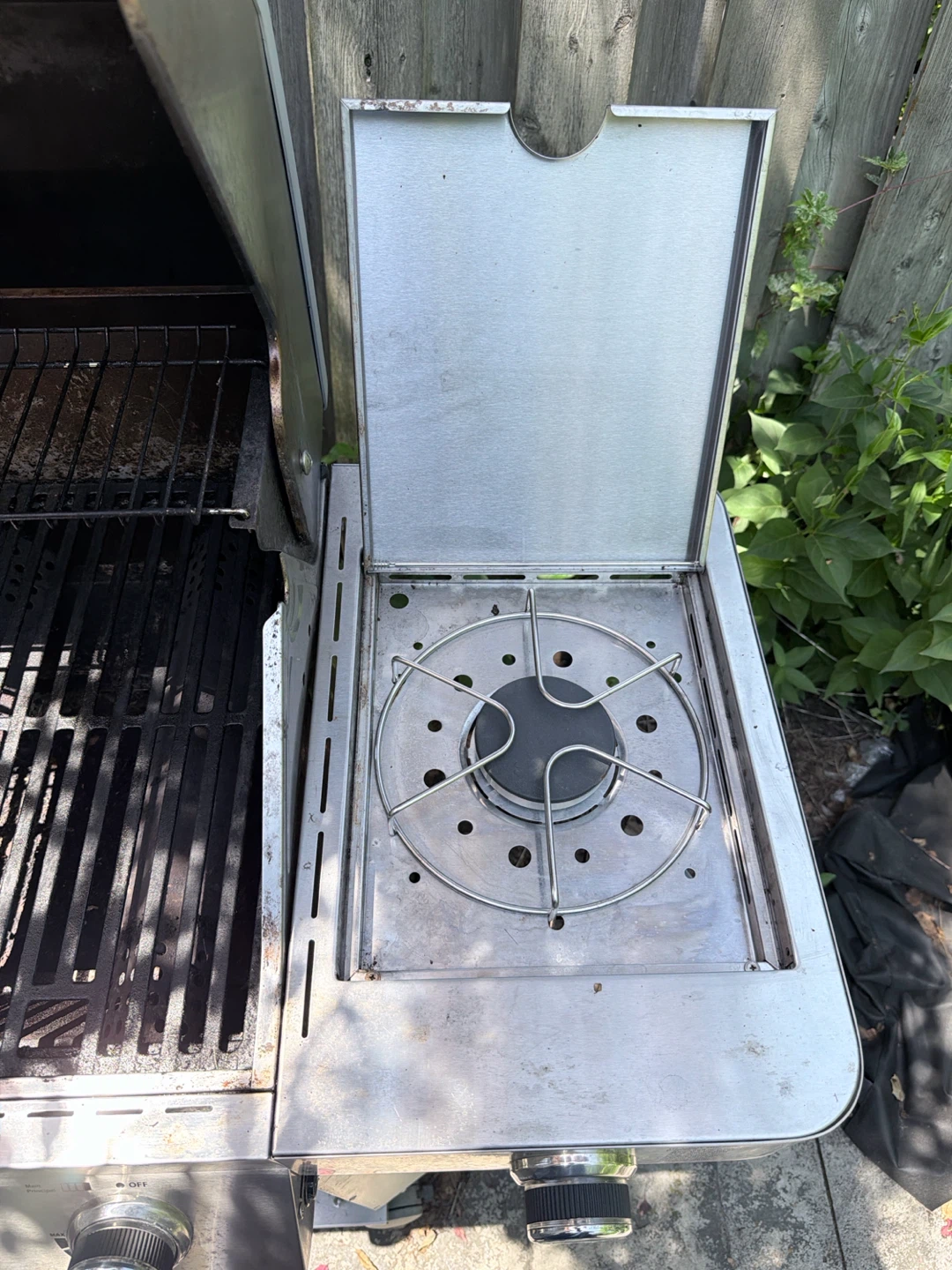 Monument Propane Grill with Side Burner (Only cooked Halal food) - photo 3