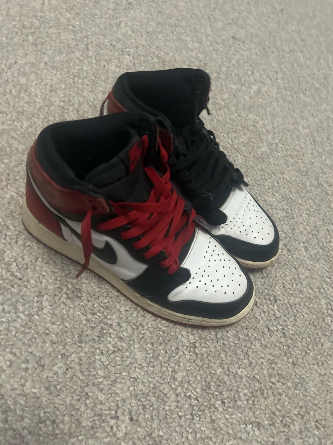 Air Jordan 1 High OG "Chicago" Sneakers