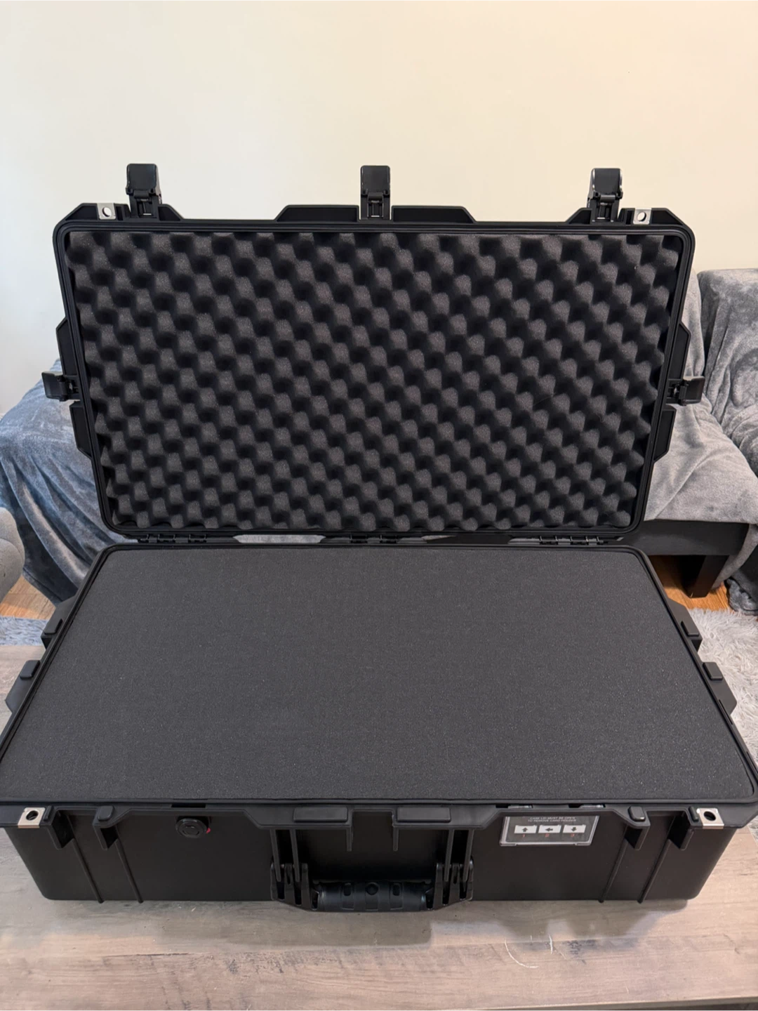 Pelican Air Black Rolling Case with Foam - photo 5