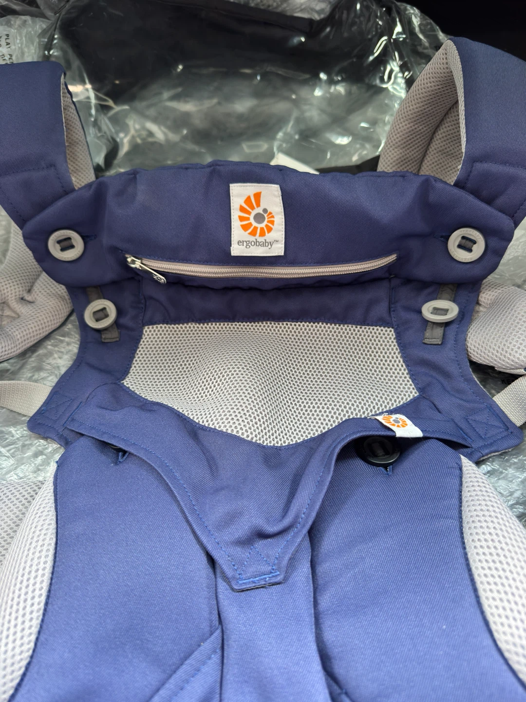 Ergobaby 360 Cool Air Mesh bonus hip carrier feeding pillow - photo 2