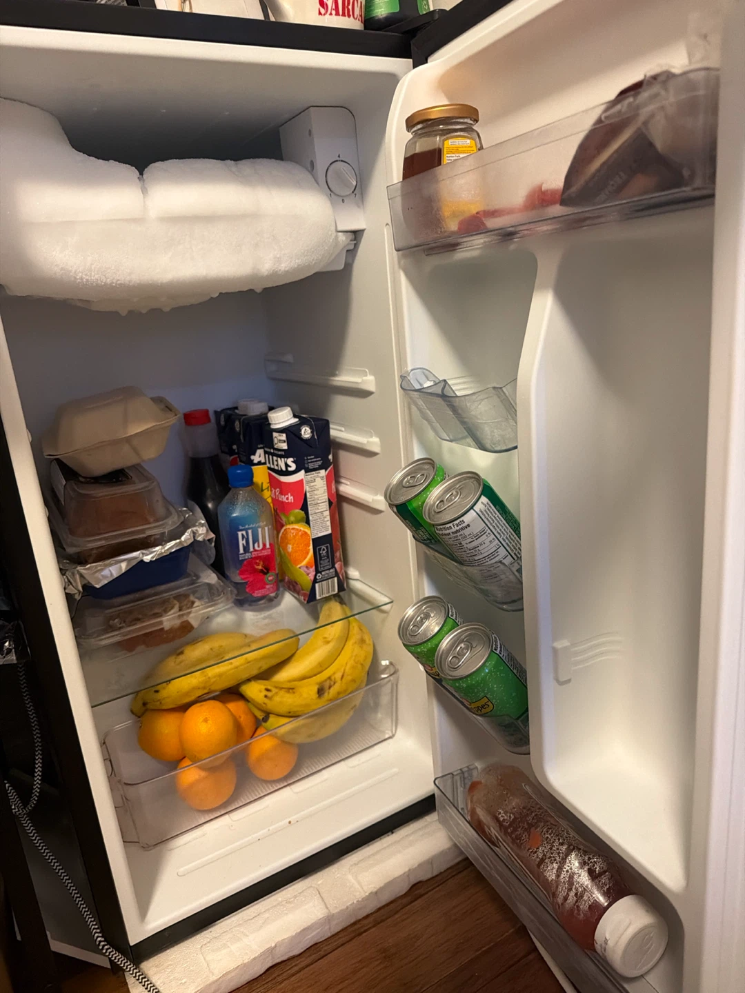Hamilton Beach Mini Fridge - photo 2