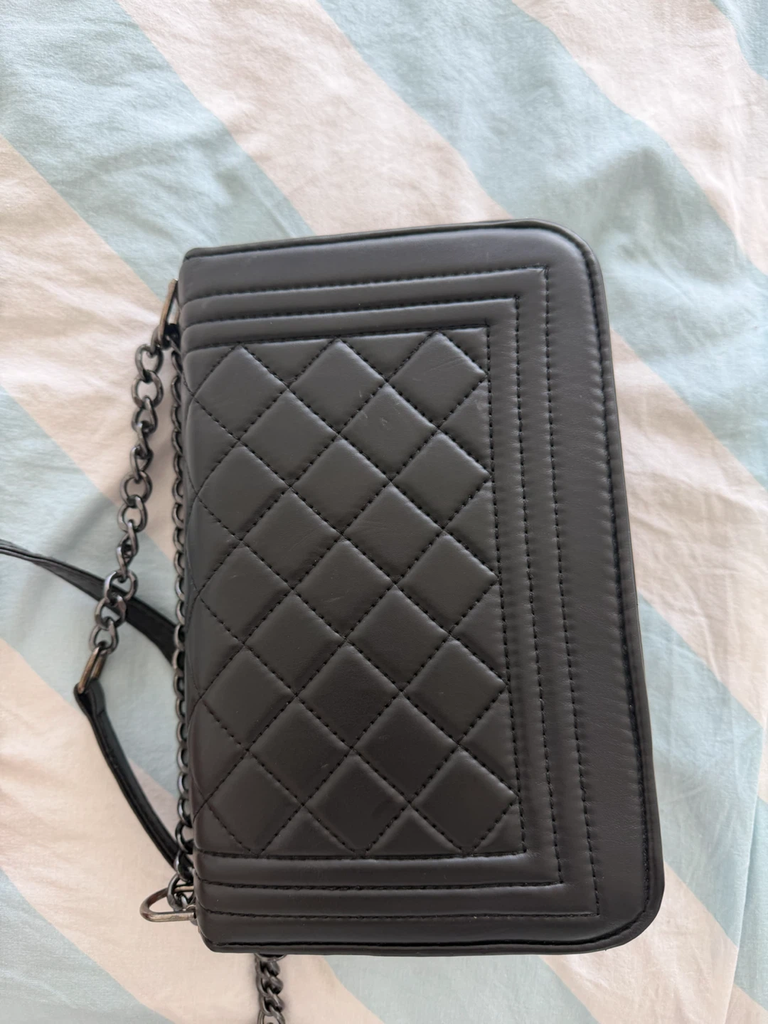 Black Quilted Chain Shoulder Bag - photo 2