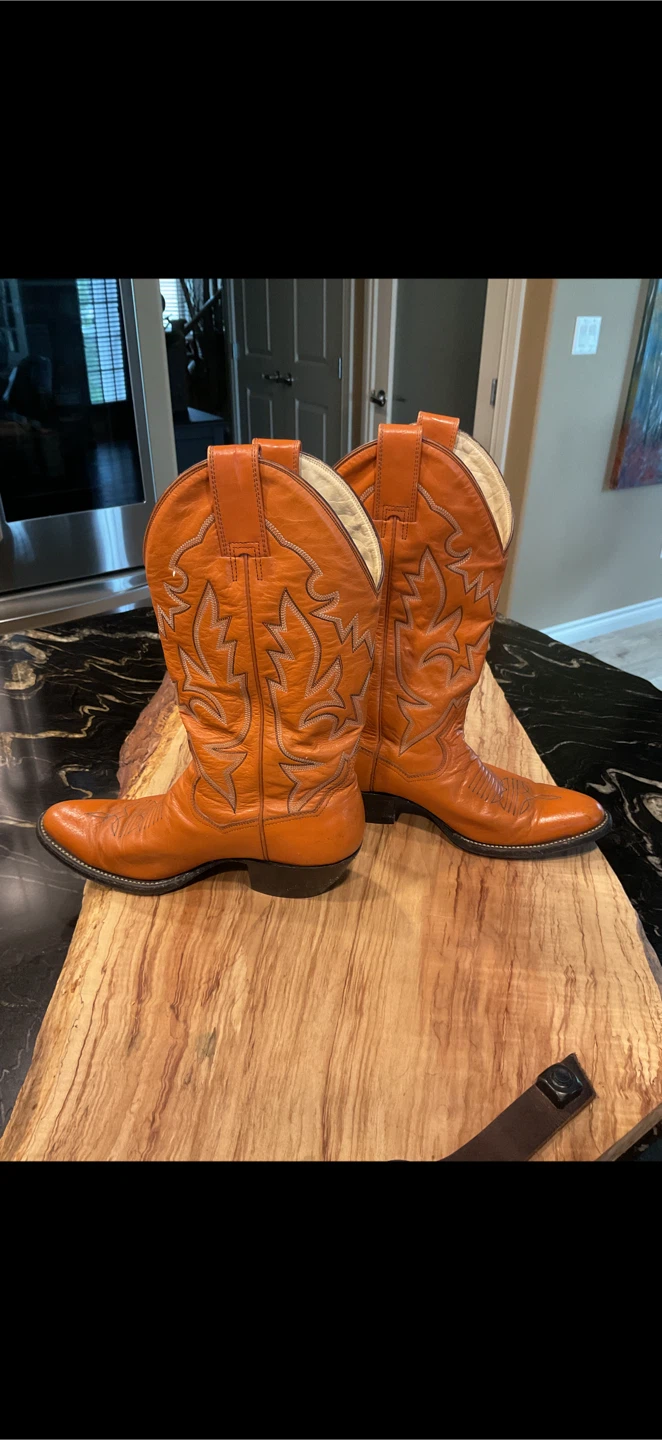 VINTAGE “MONTANA BRAND”  COWBOY BOOTS MENS 7.5/LADIES 8.5/9 $95 - photo 3