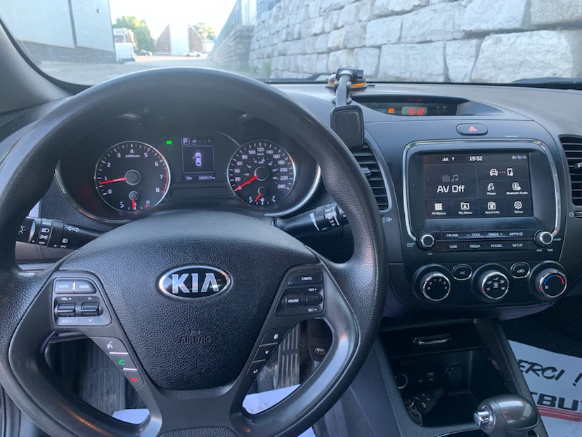 Black Kia Forte - photo 5