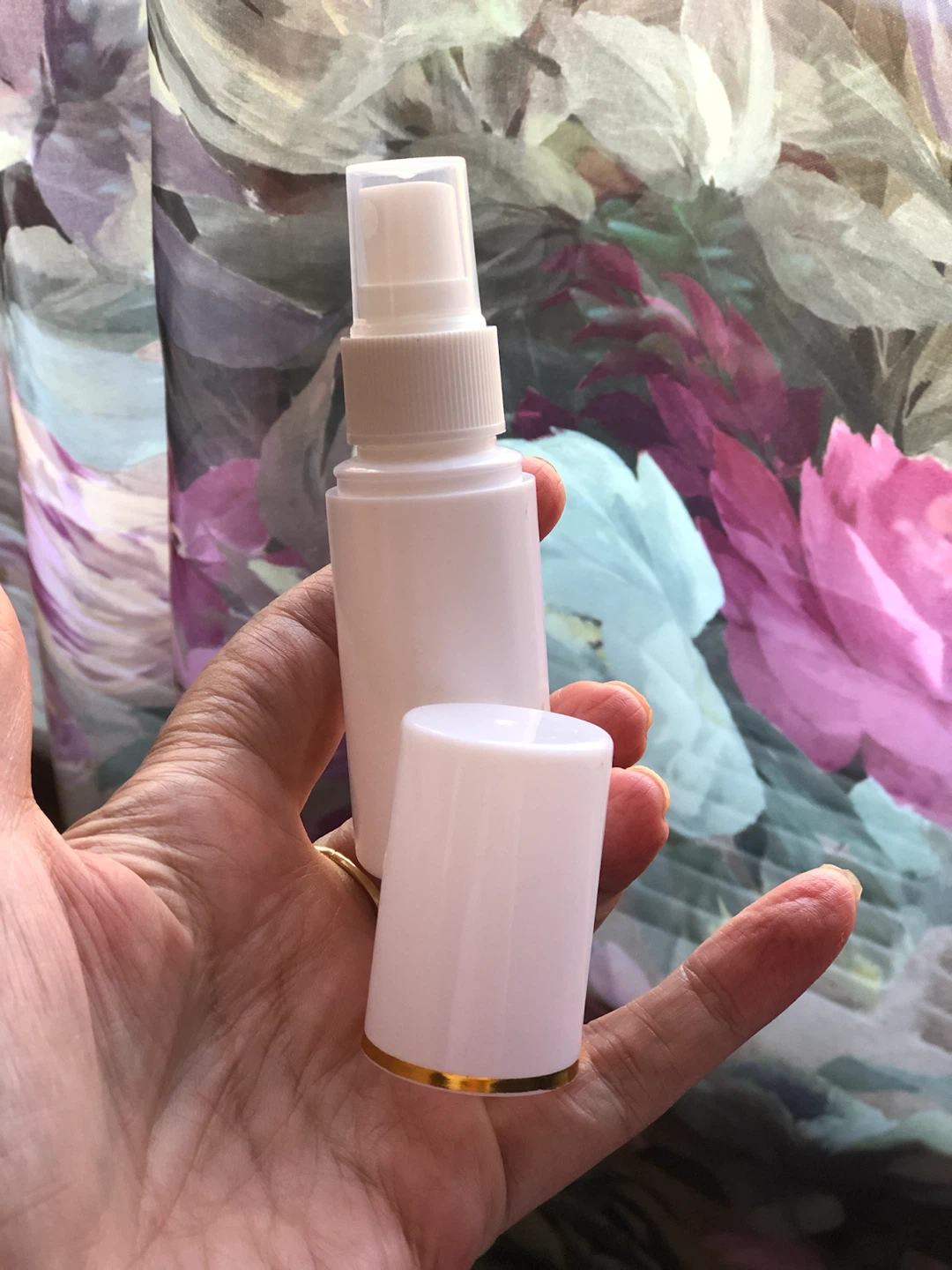 Around 100 White Travel Size Spray bottles - photo 2