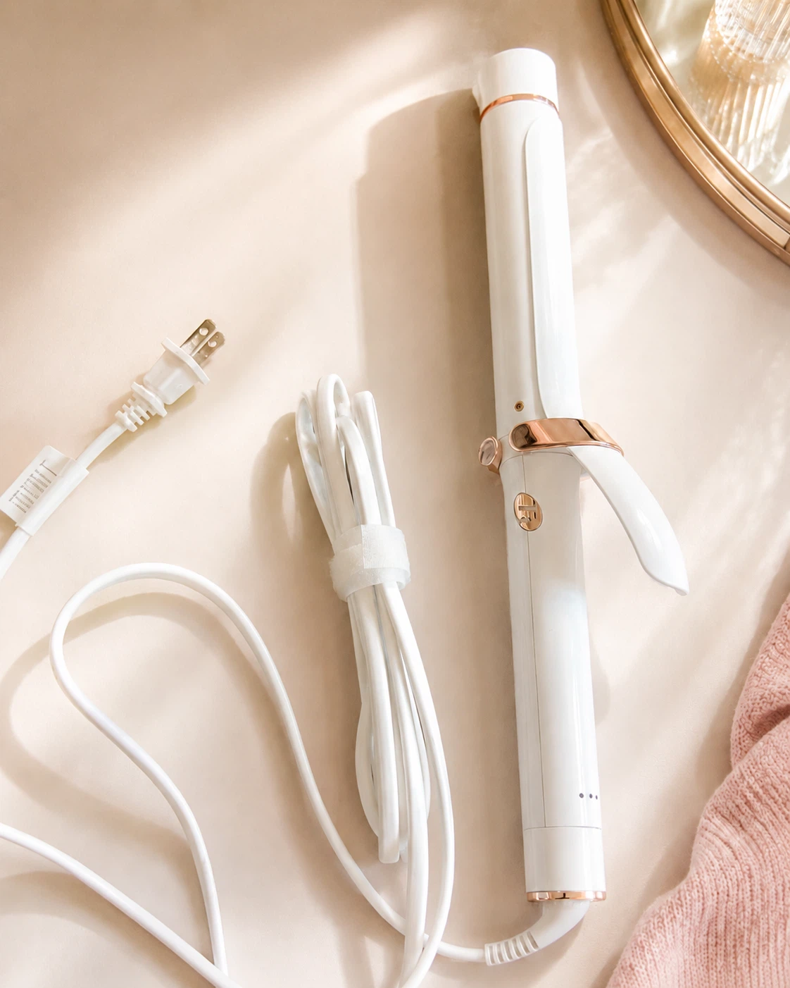 T3 White & Rose Gold Curling Iron (1.25 inch)