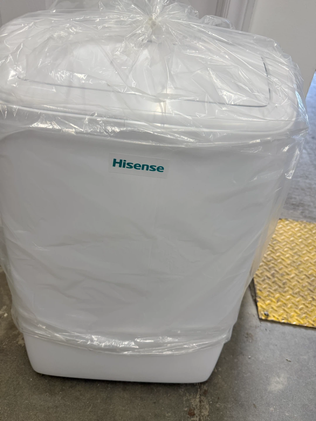 Hisense Portable Air Conditioner - photo 3