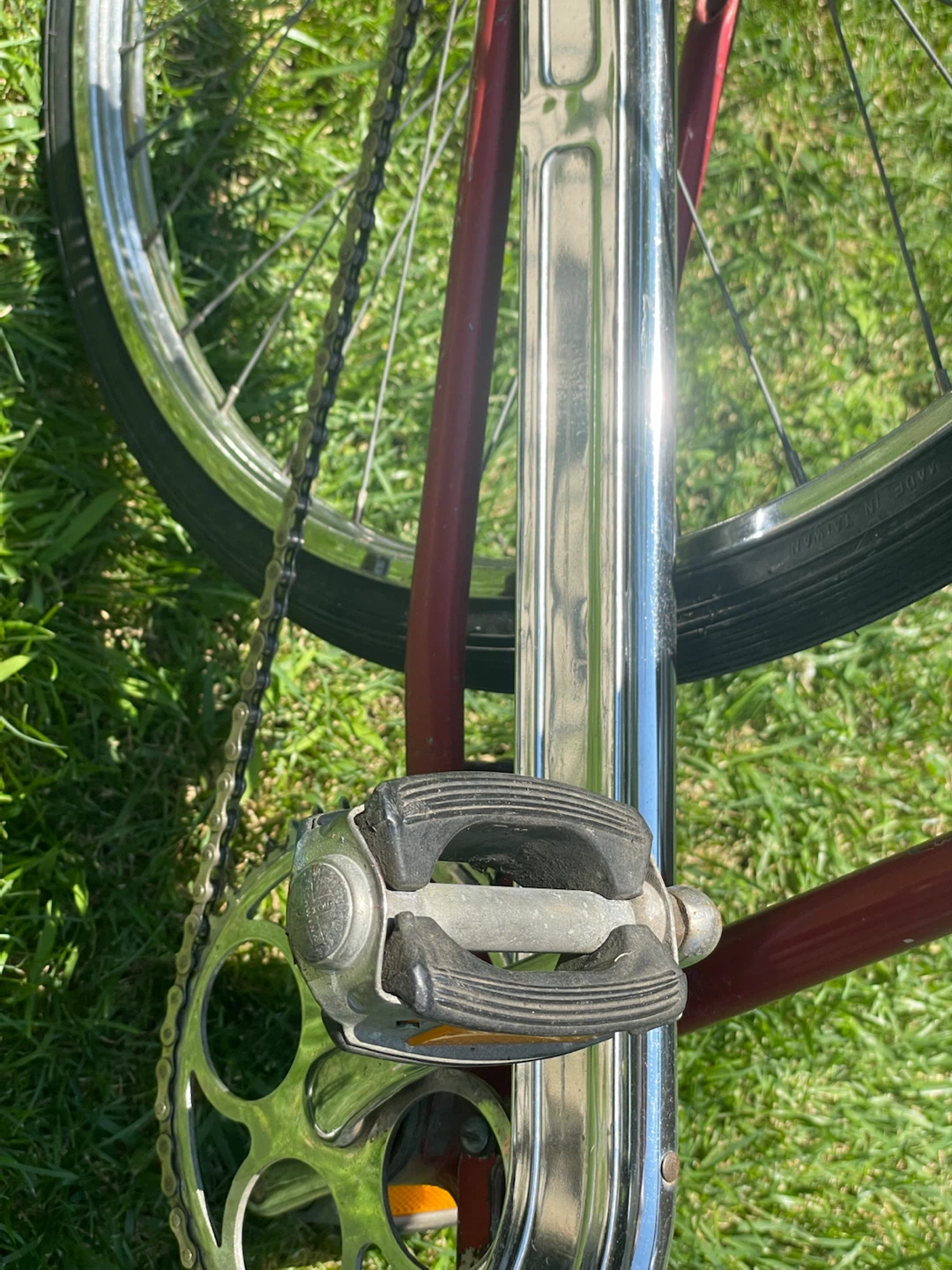 Red Schwinn Bicycle - photo 2