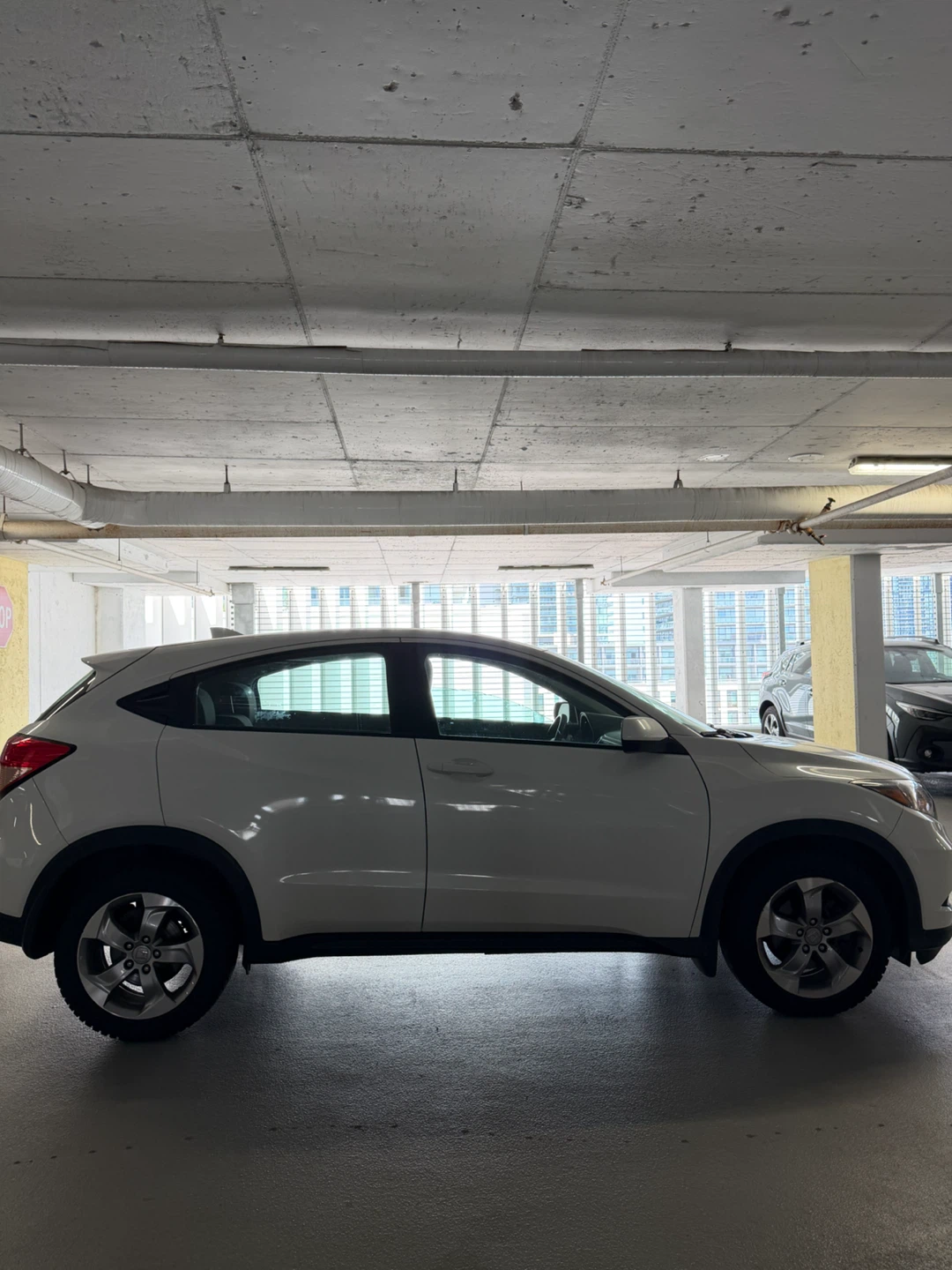 2016 Honda HR-V – White – 97,000 km - photo 3