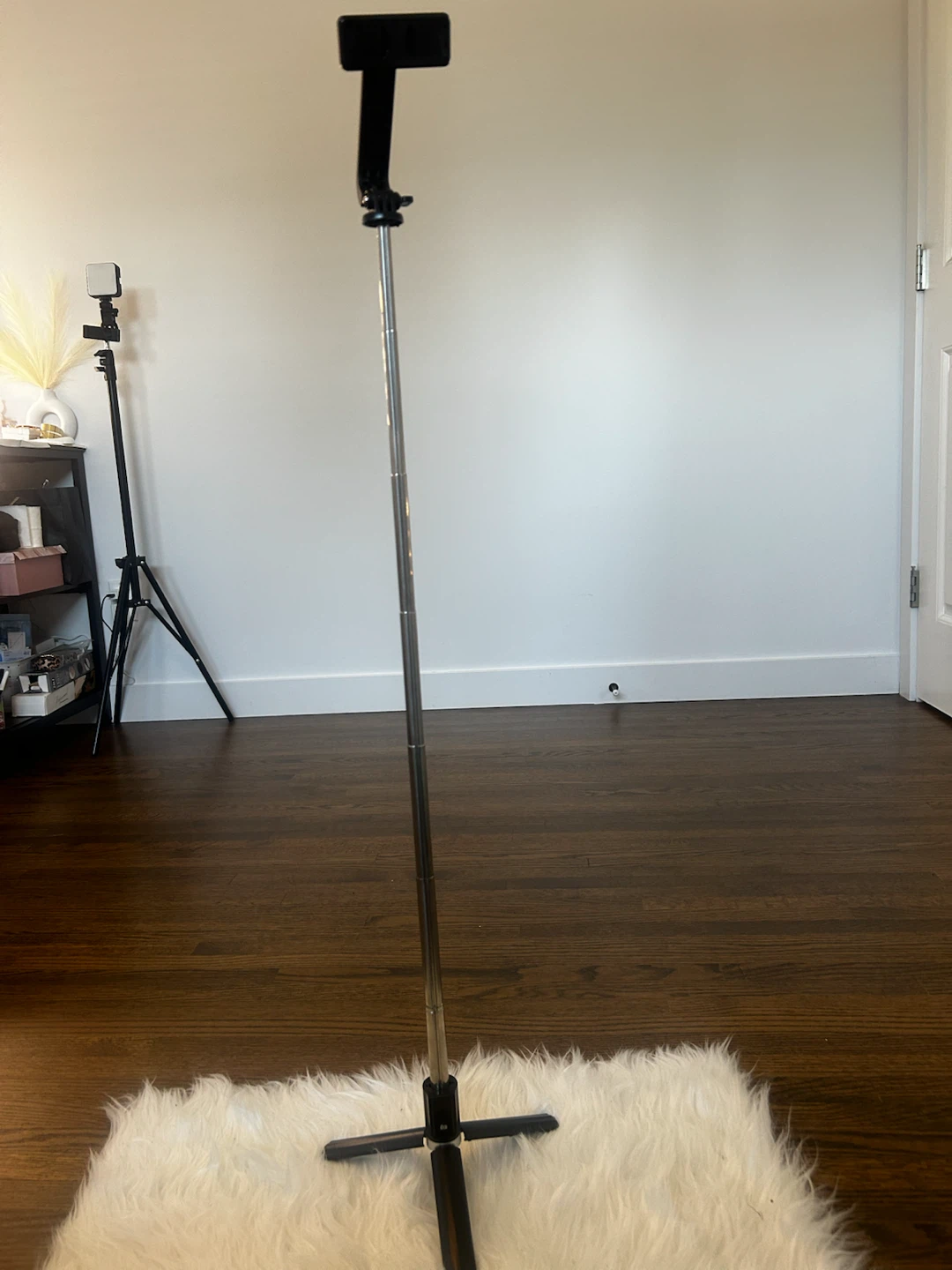 Tripod - photo 2