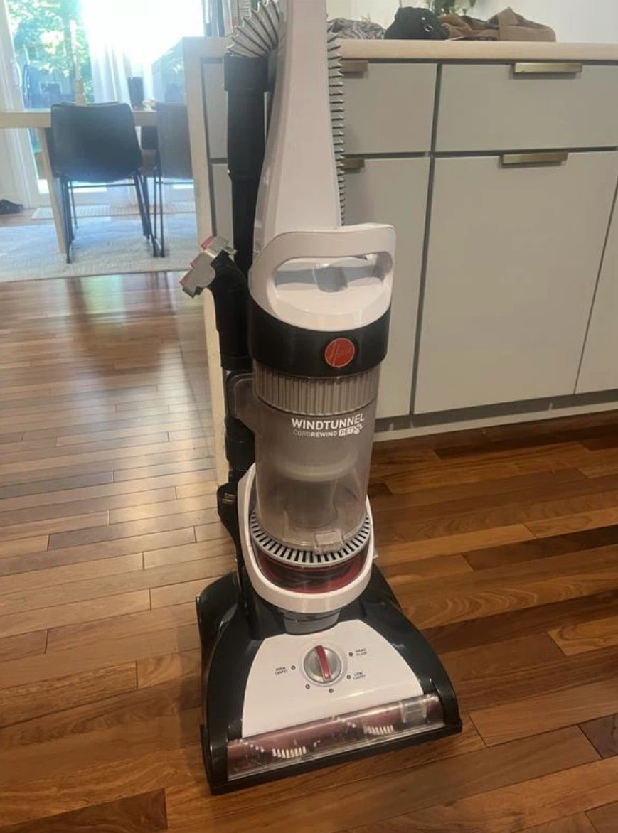 Hoover WindTunnel Rewind Bagless Vacuum Cleaner