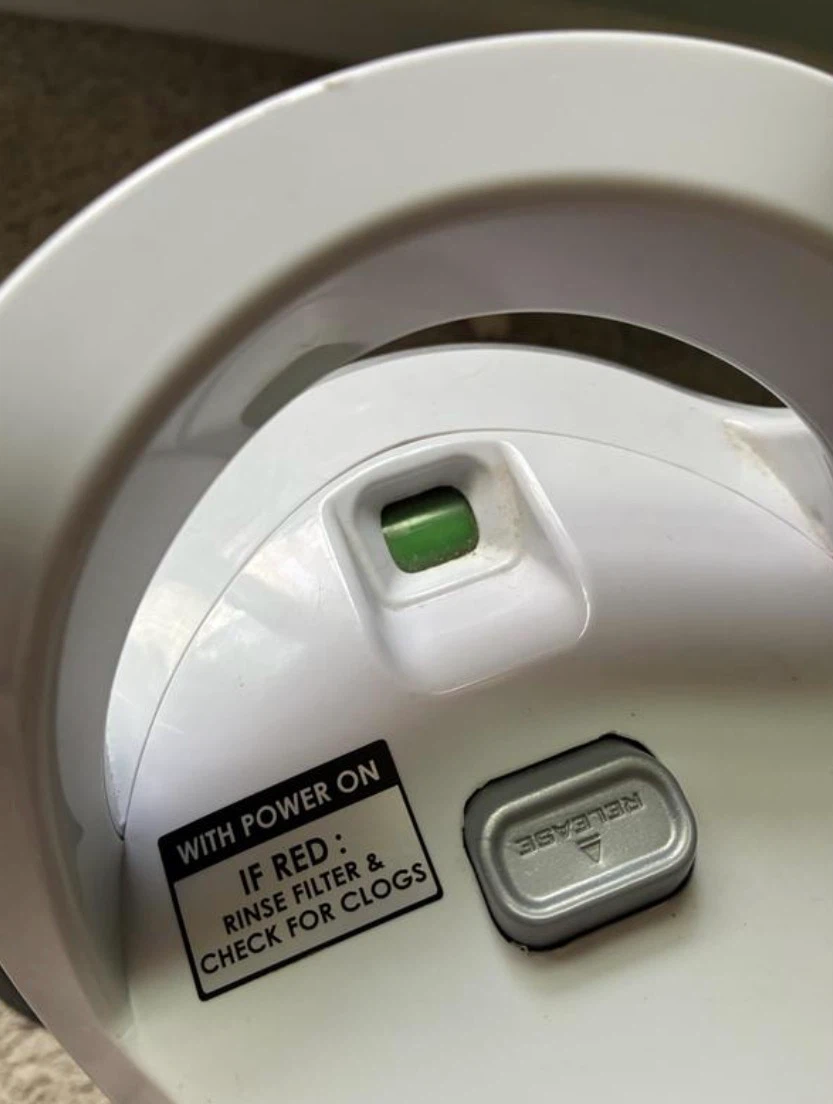 Hoover WindTunnel Rewind Bagless Vacuum Cleaner - photo 4