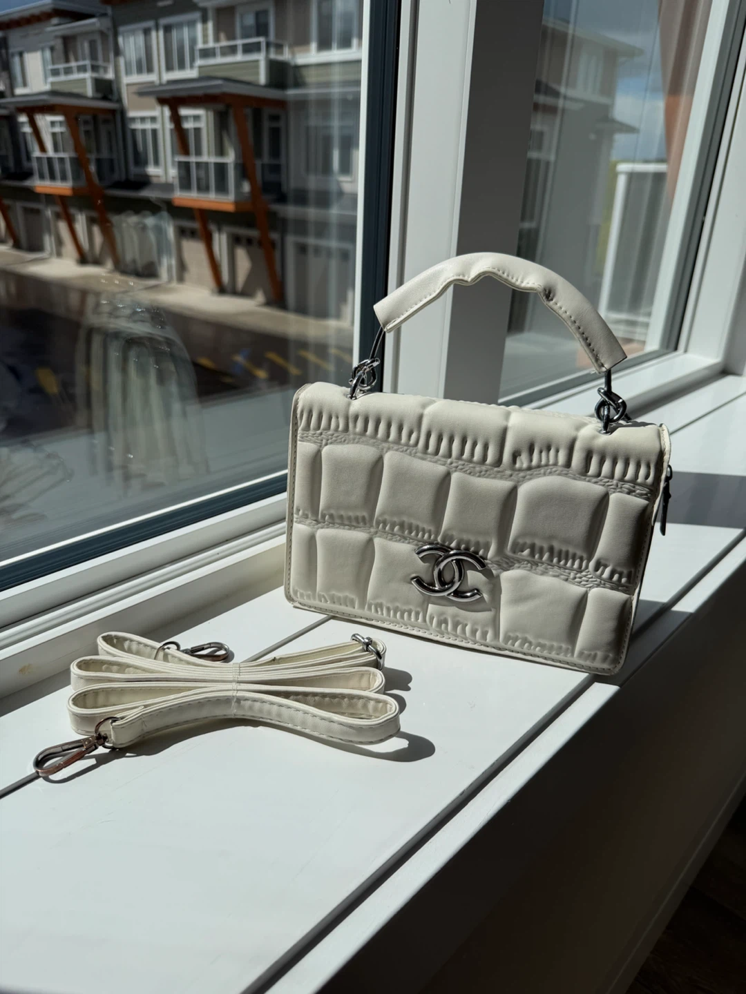 White Quilted Handbag with Chain Strap - photo 2