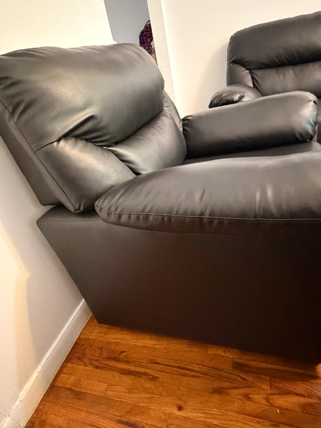 Black Leather Recliner Armchair and Loveseat Set - photo 4