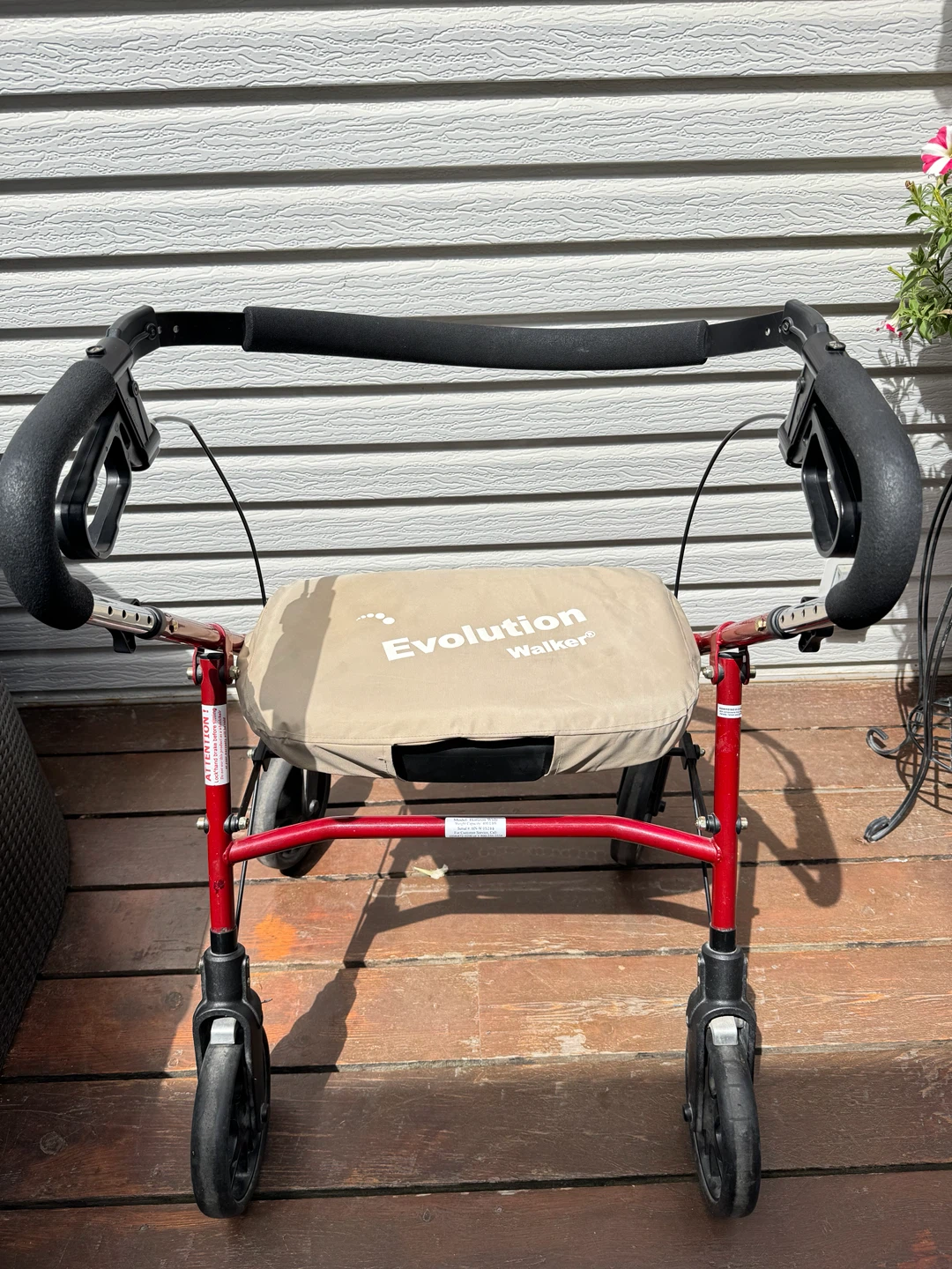 Walker/Rollator by Evolution