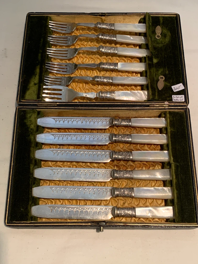 Antique Mother of Pearl Cutlery Set with Box - photo 2