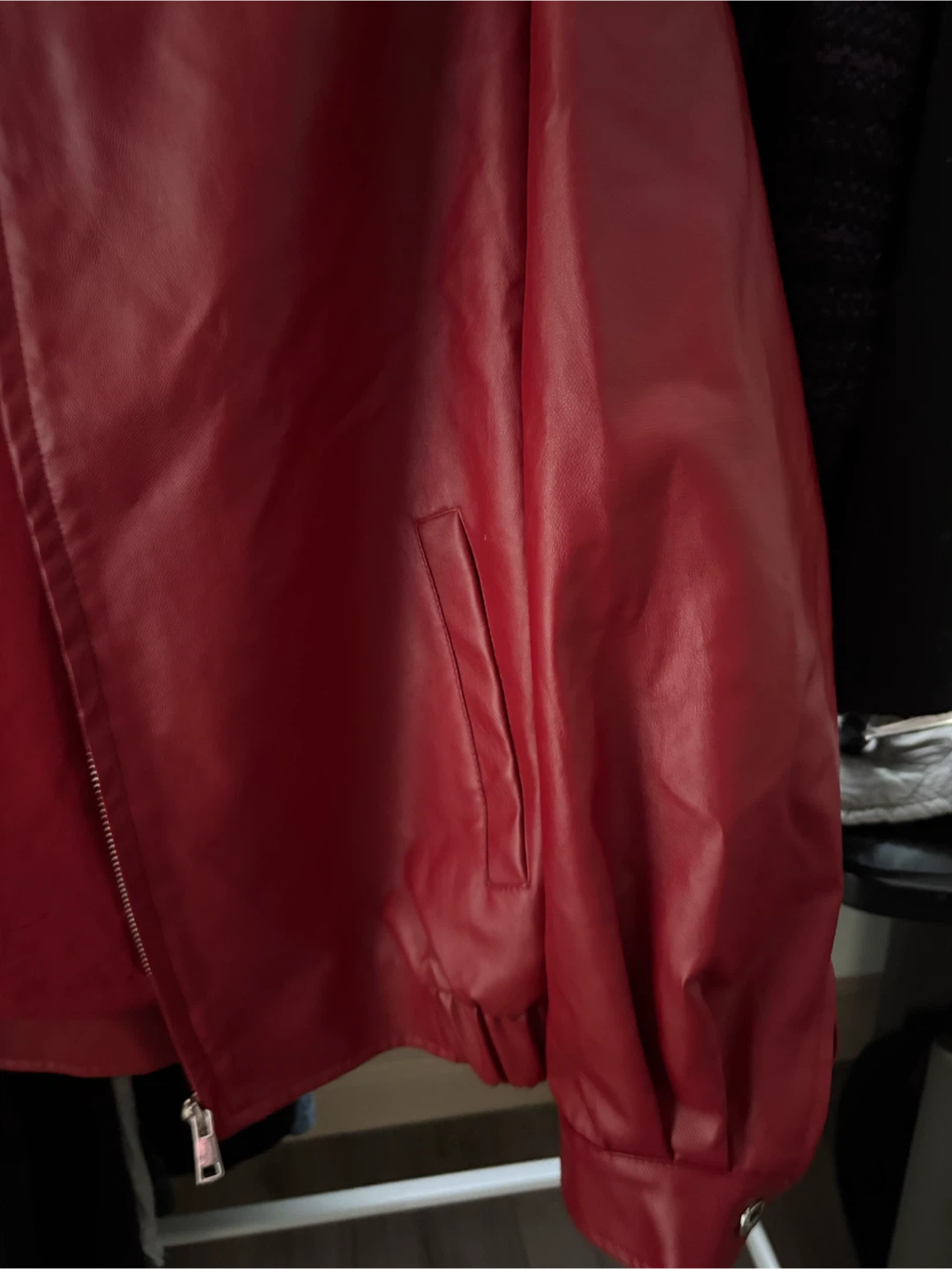 Red leather jacket - photo 2