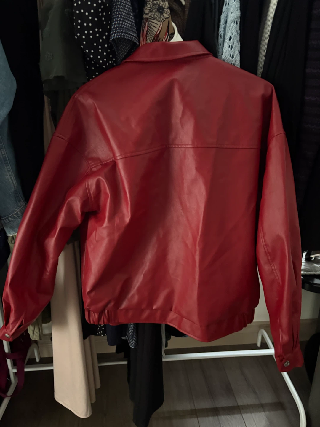 Red leather jacket - photo 3