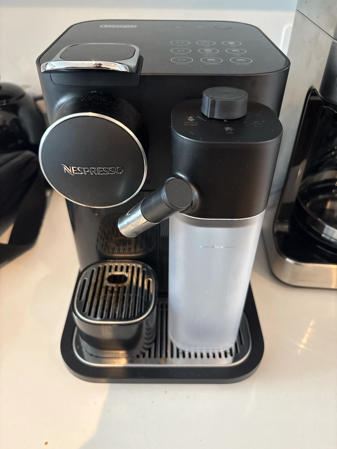 De'Longhi Nespresso Vertuo Next Coffee Machine
