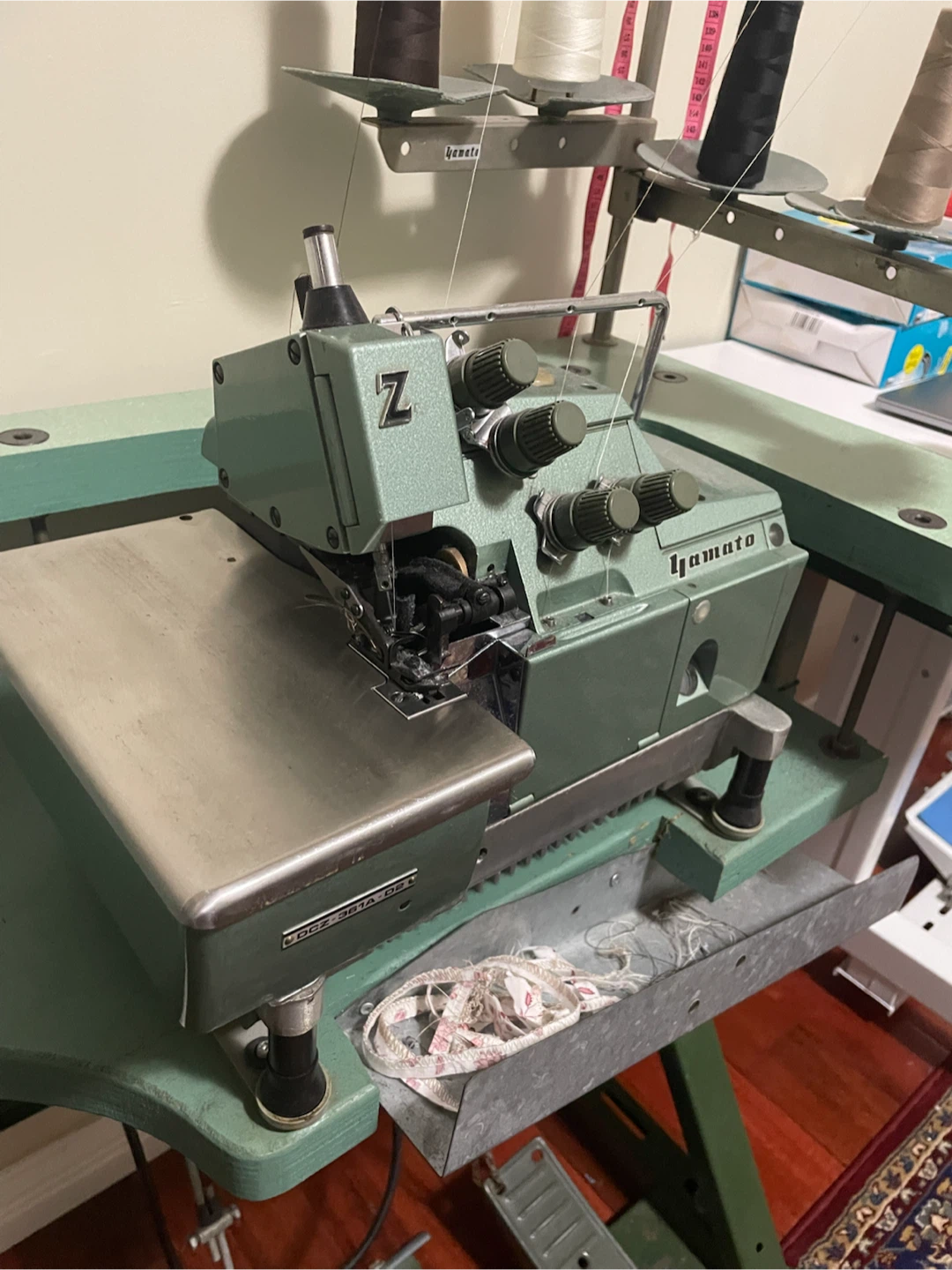 Yamato Overlock Sewing Machine - photo 2