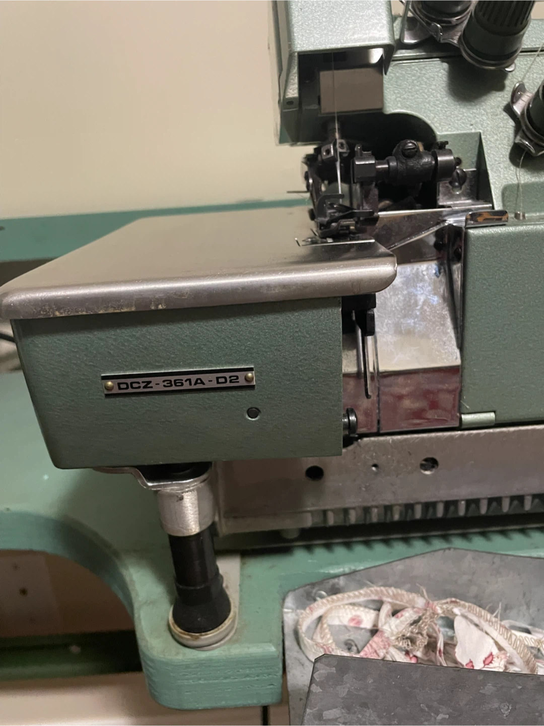 Yamato Overlock Sewing Machine - photo 4