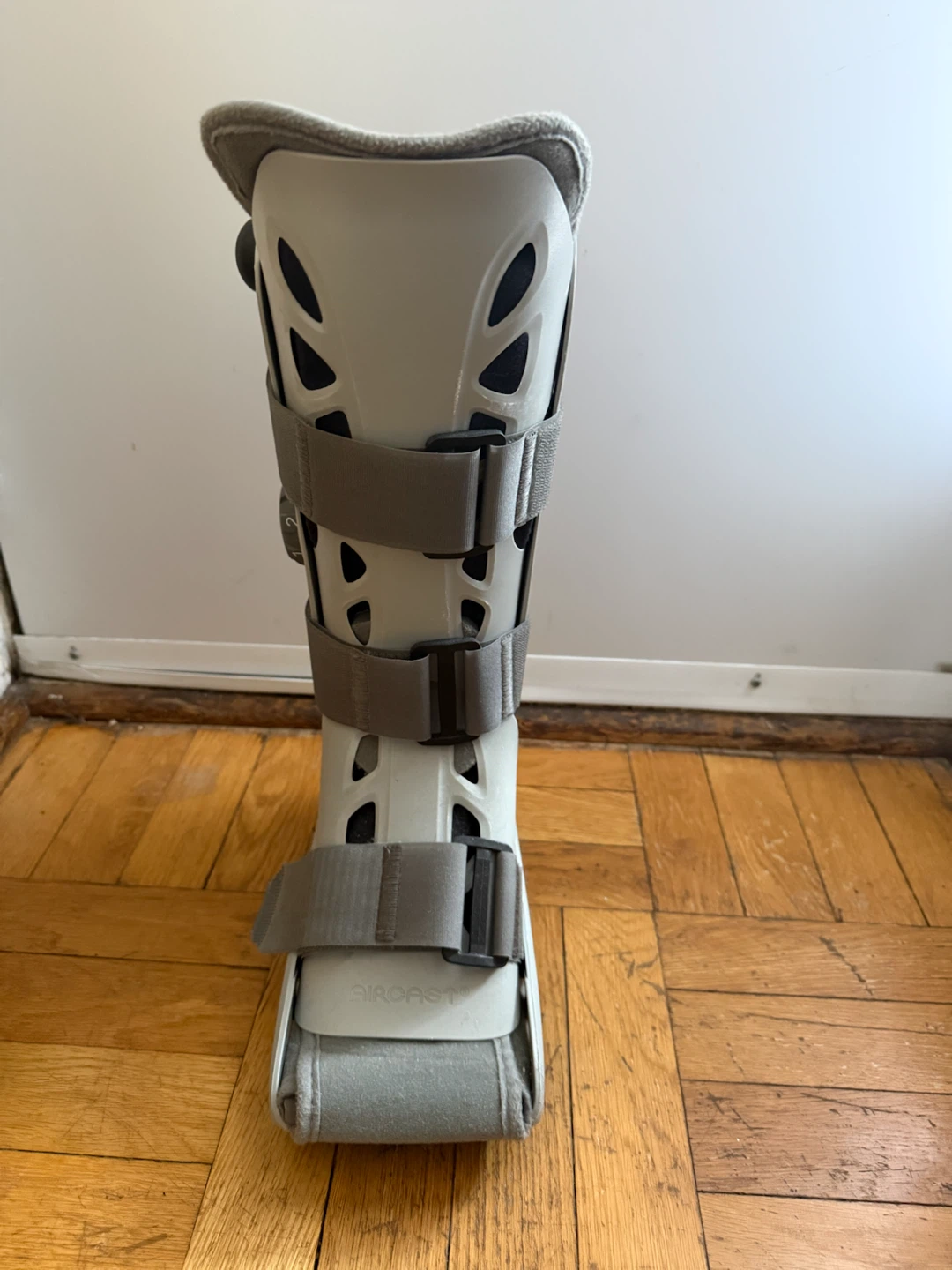 Aircast DJG, LLC Walker Boot