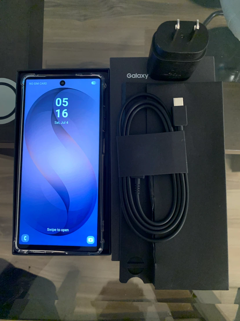 Samsung Galaxy Smartphone with Charger