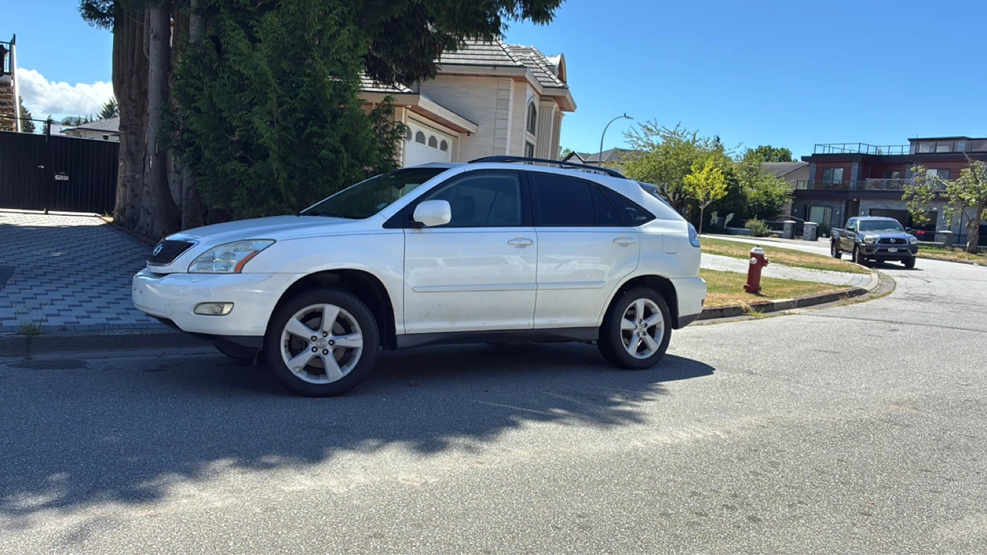 2005 White Lexus RX 330 clean title for quick sale - photo 3