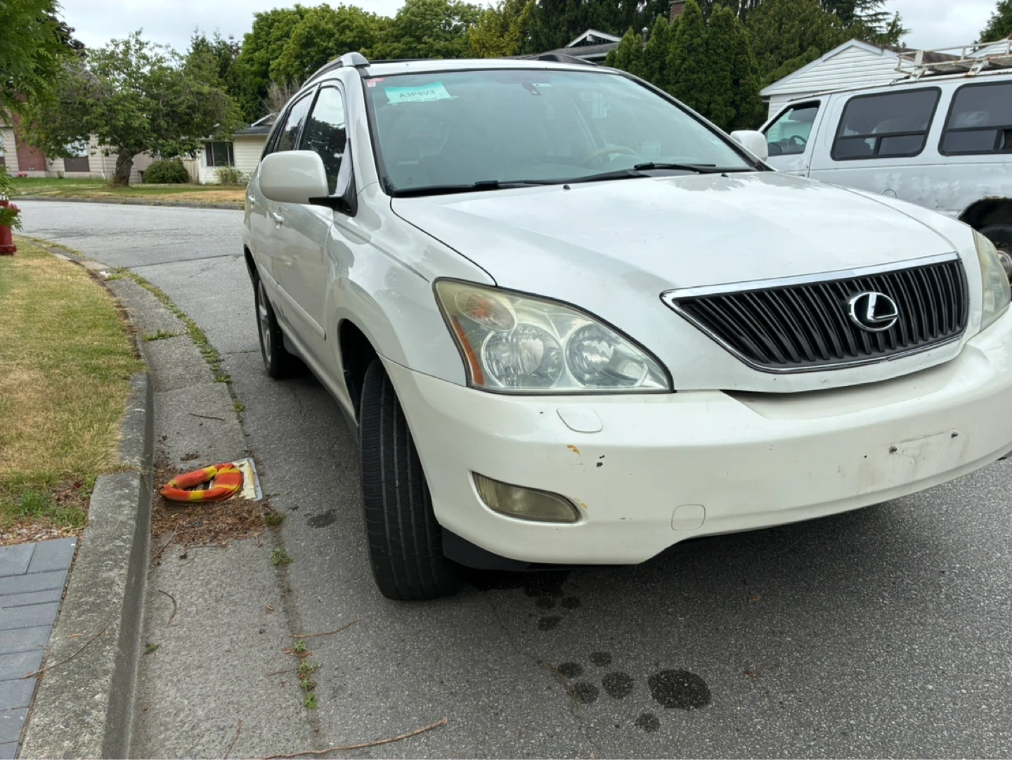 2005 White Lexus RX 330 clean title for quick sale
