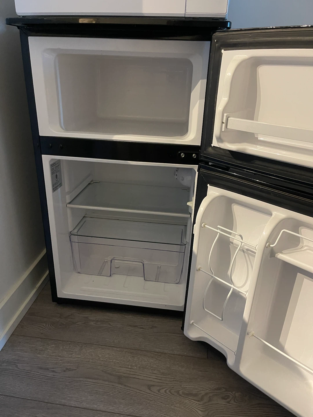 GE Mini Fridge