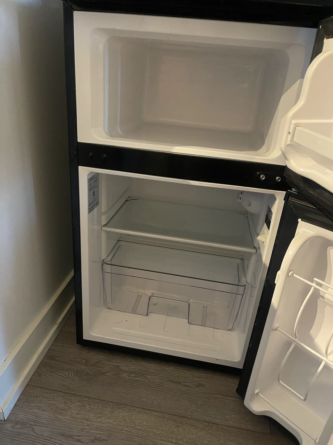 GE Mini Fridge - photo 4