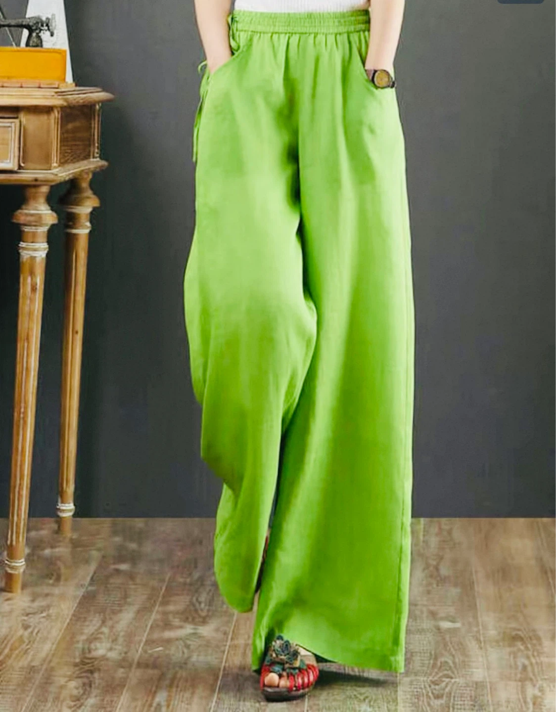 Full length Lime Green Wide Leg Pants, fits size 4 and under!🥰
