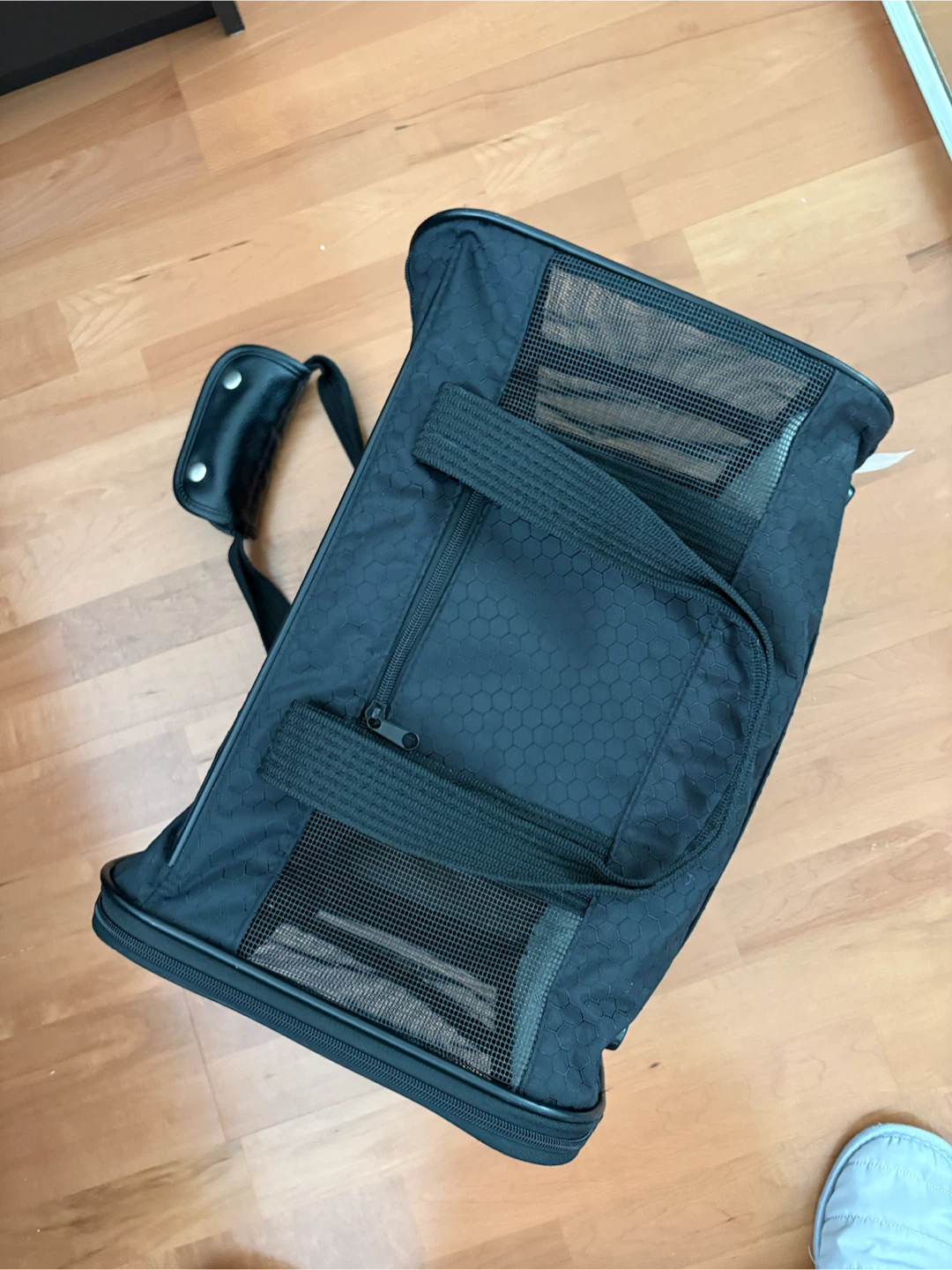 15” X 11” Black Pet Carrier Bag with Fleece Pad - photo 2