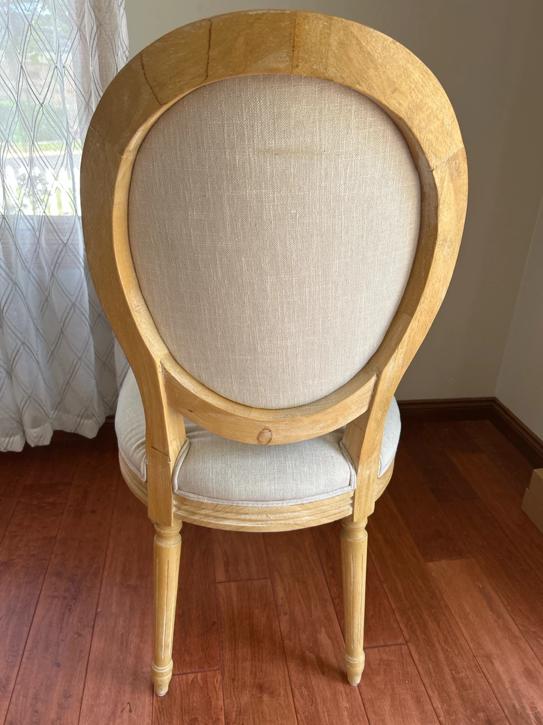 Ornate Accent Chair - Neutral Linen Upholstery - photo 3