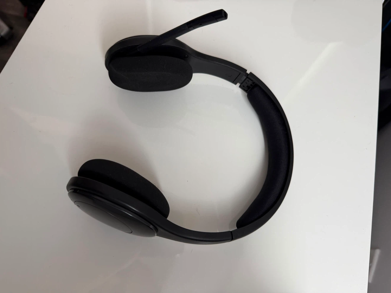 Black Wireless Headphones