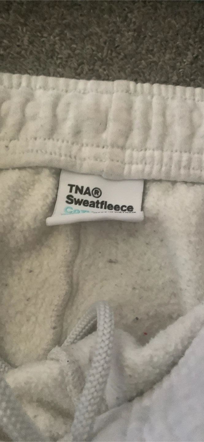 Selling a aritzia sweat suit size medium in woman’s pick up - photo 3