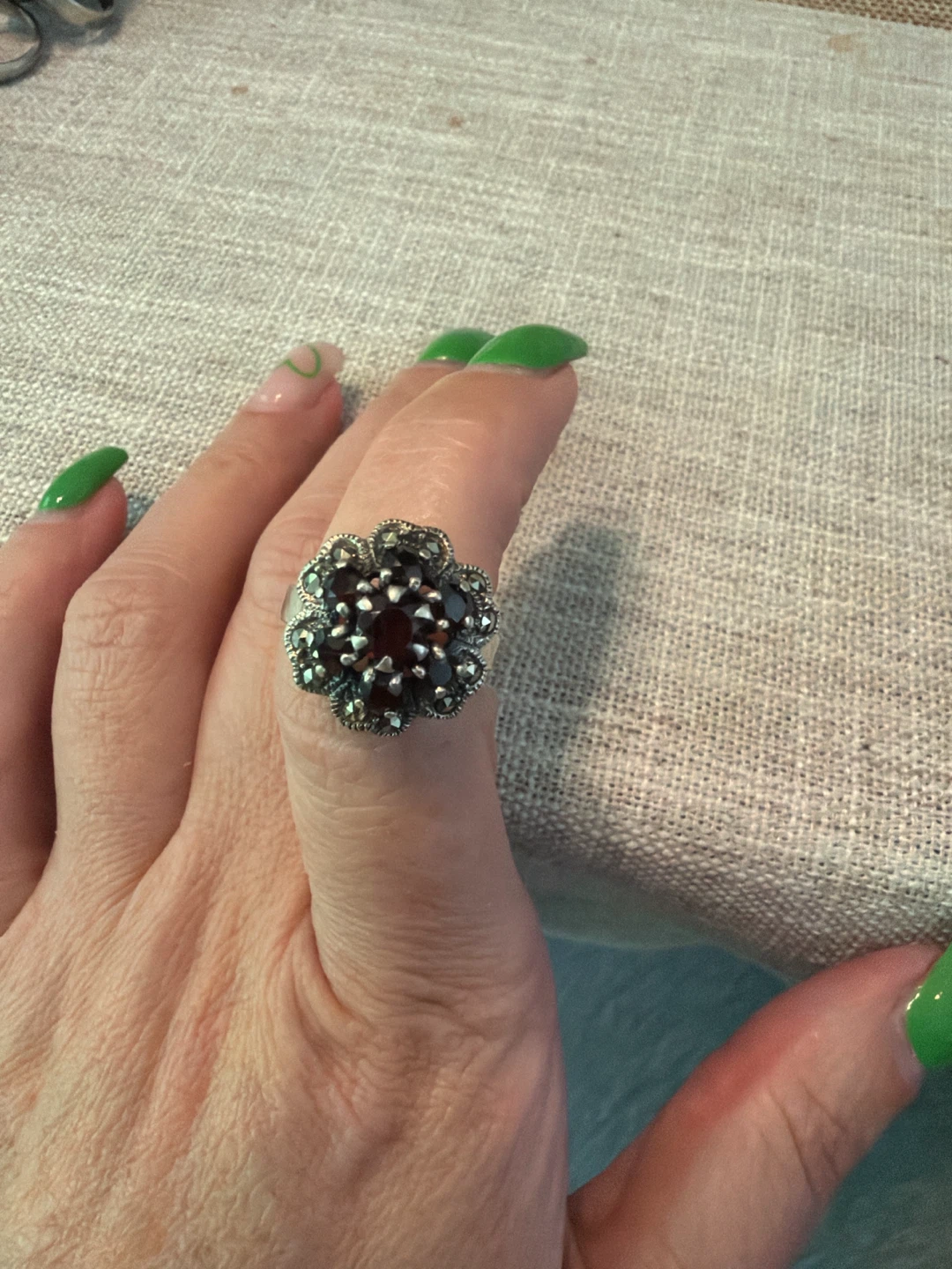 Vintage Sterling Silver Garnet & Marcasite Ring - photo 3