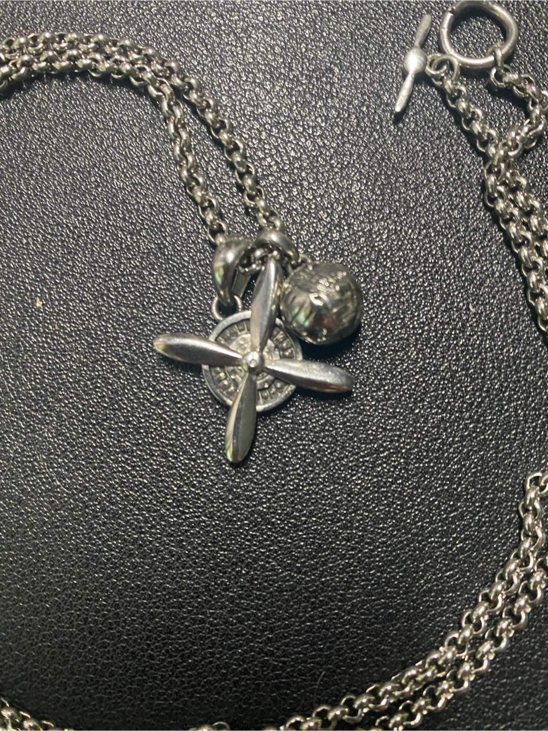 Clock and colours - Silver Airplane Propeller Necklace - photo 2