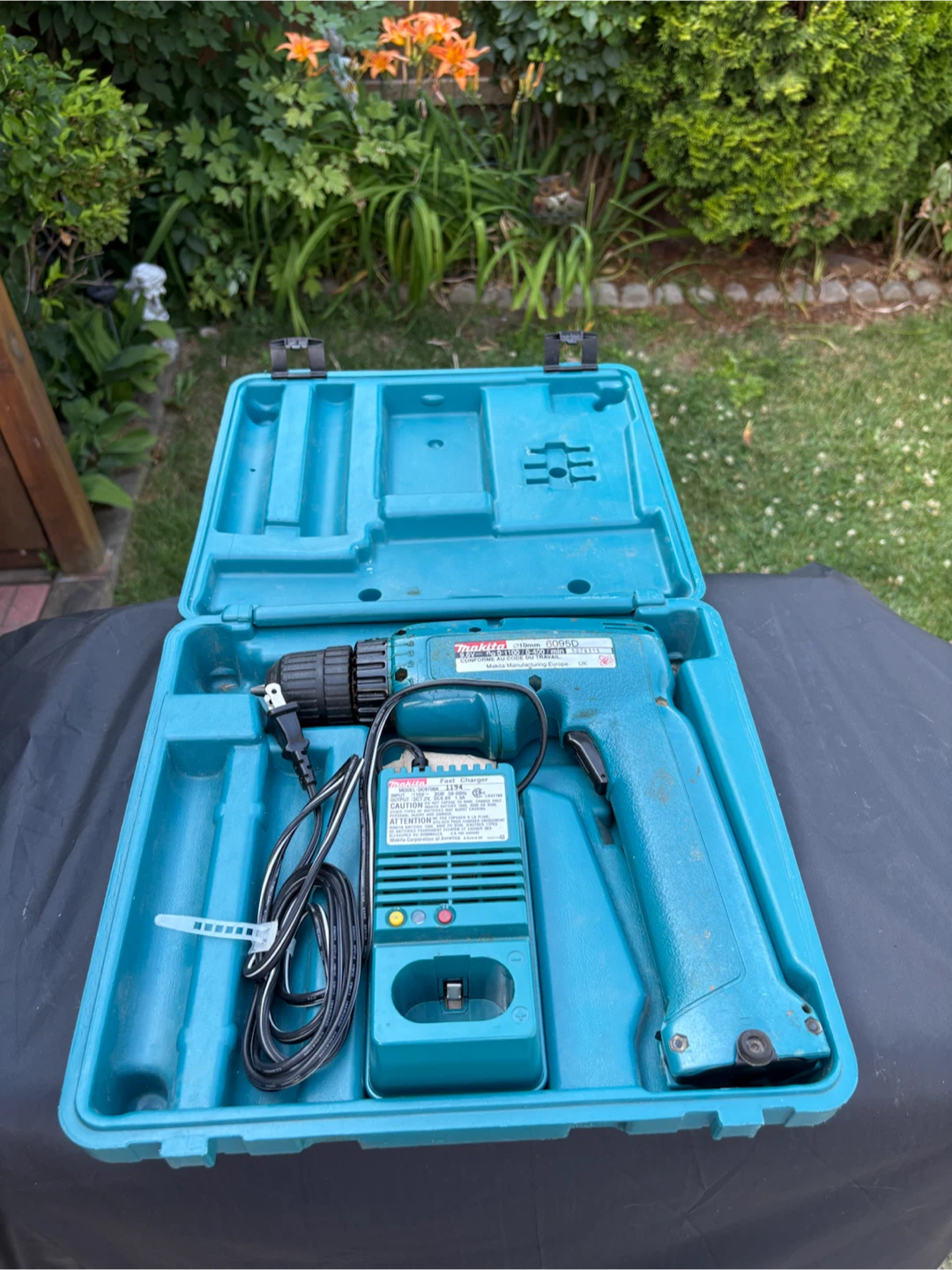 Makita 6095D Cordless Drill with Case - photo 2