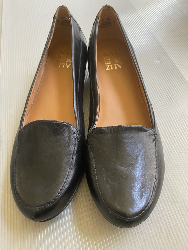 Naturalizer Black Leather Loafers Size 7