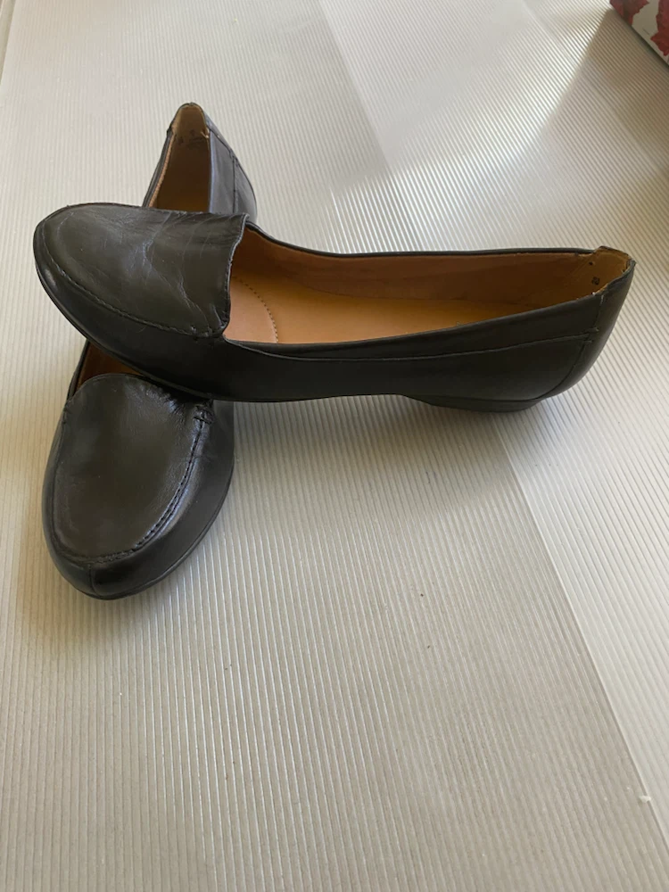 Naturalizer Black Leather Loafers Size 7 - photo 2