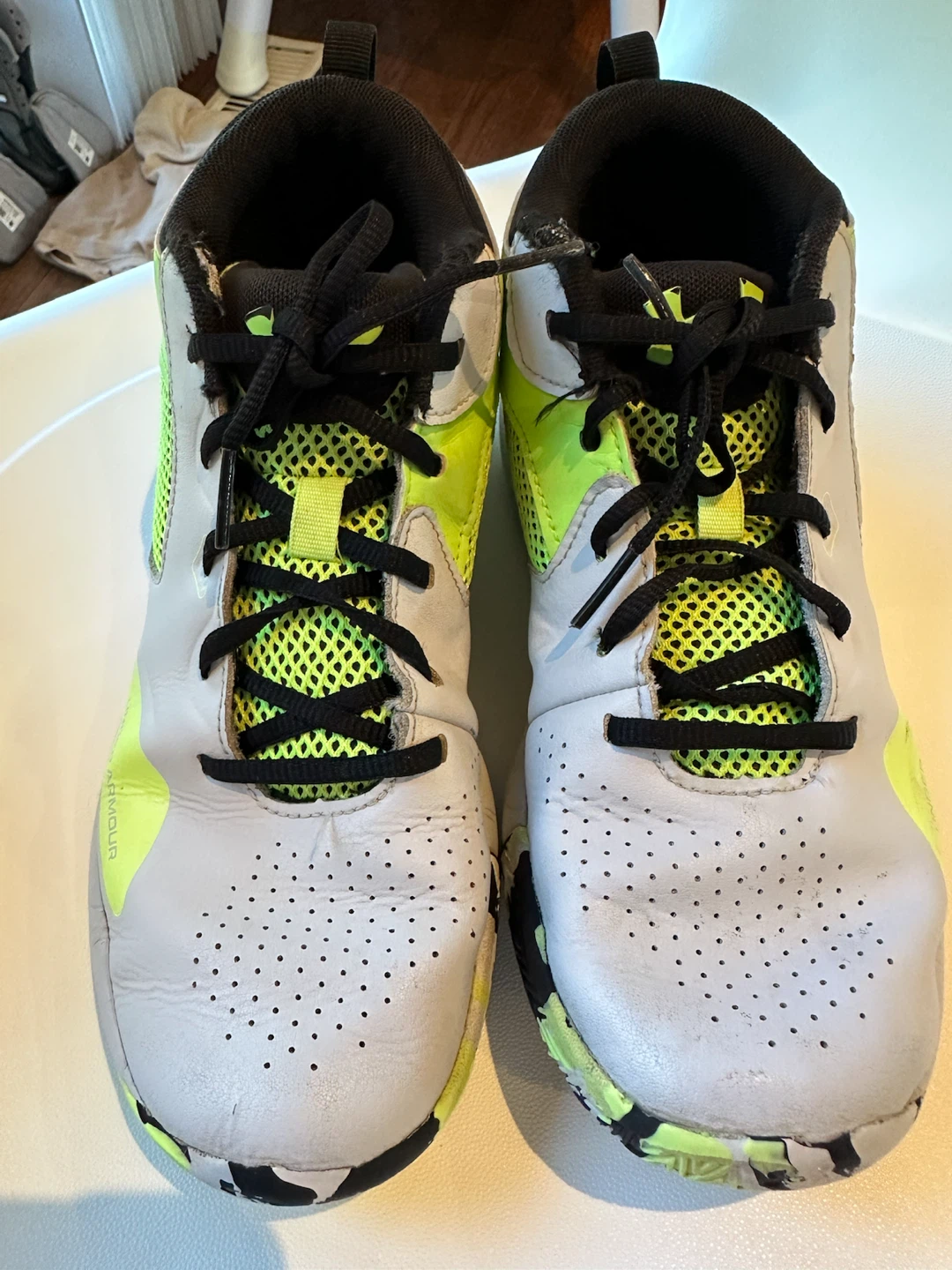 Under Armour Youth Shoes Size 6Y - photo 2