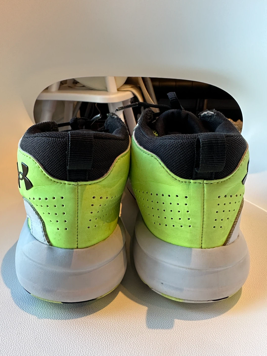 Under Armour Youth Shoes Size 6Y - photo 3
