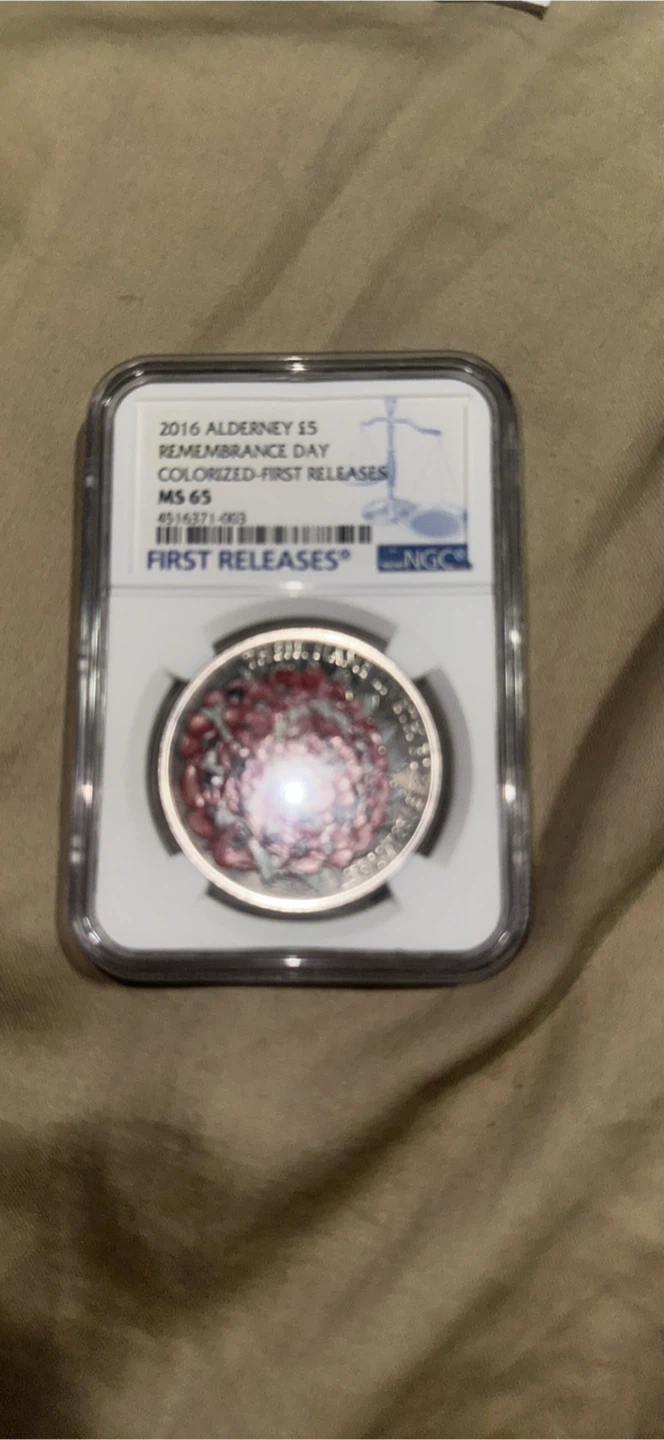 2016 Alderney $5 Remembrance Day Coin